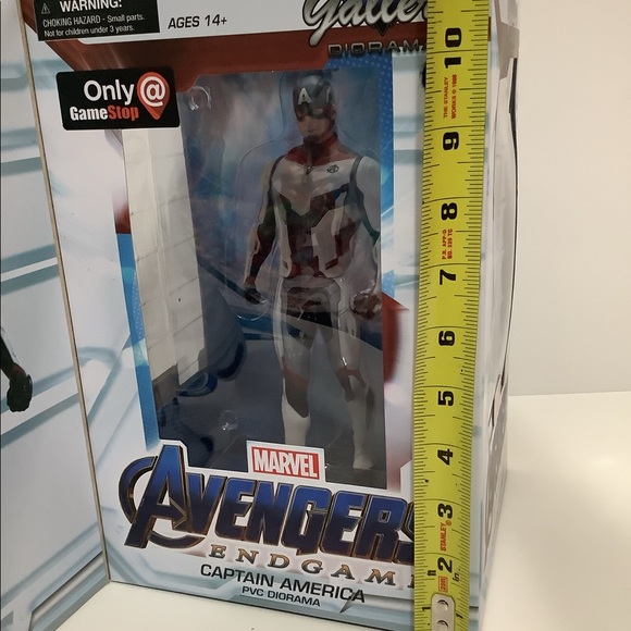 COLLECTIBLE..Marvel Avengers, Captain America 🇺🇸 - Picture 6 of 7
